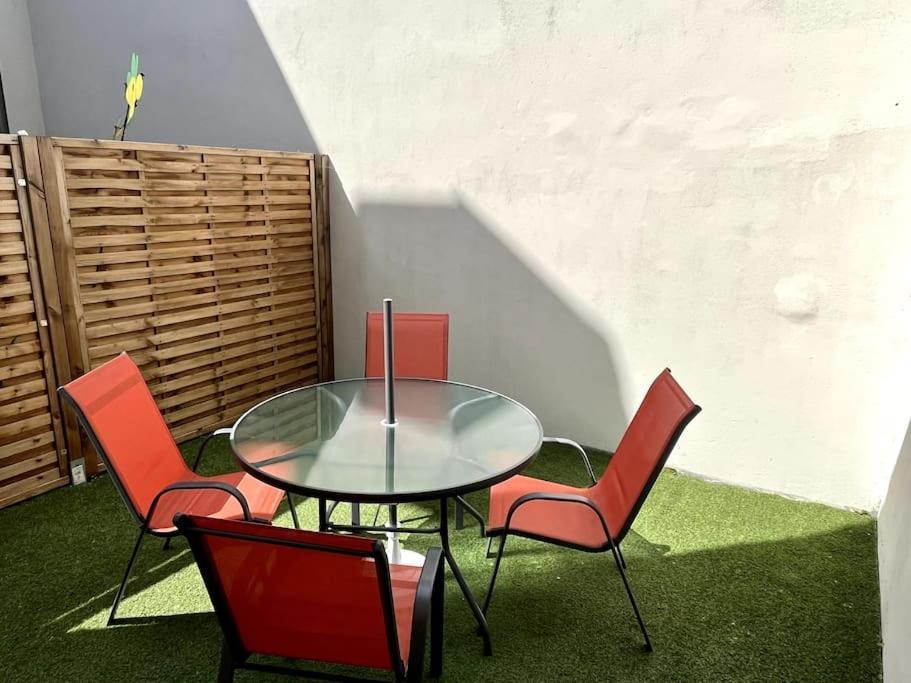 Appartement Avec Exterieur Loos Bagian luar foto